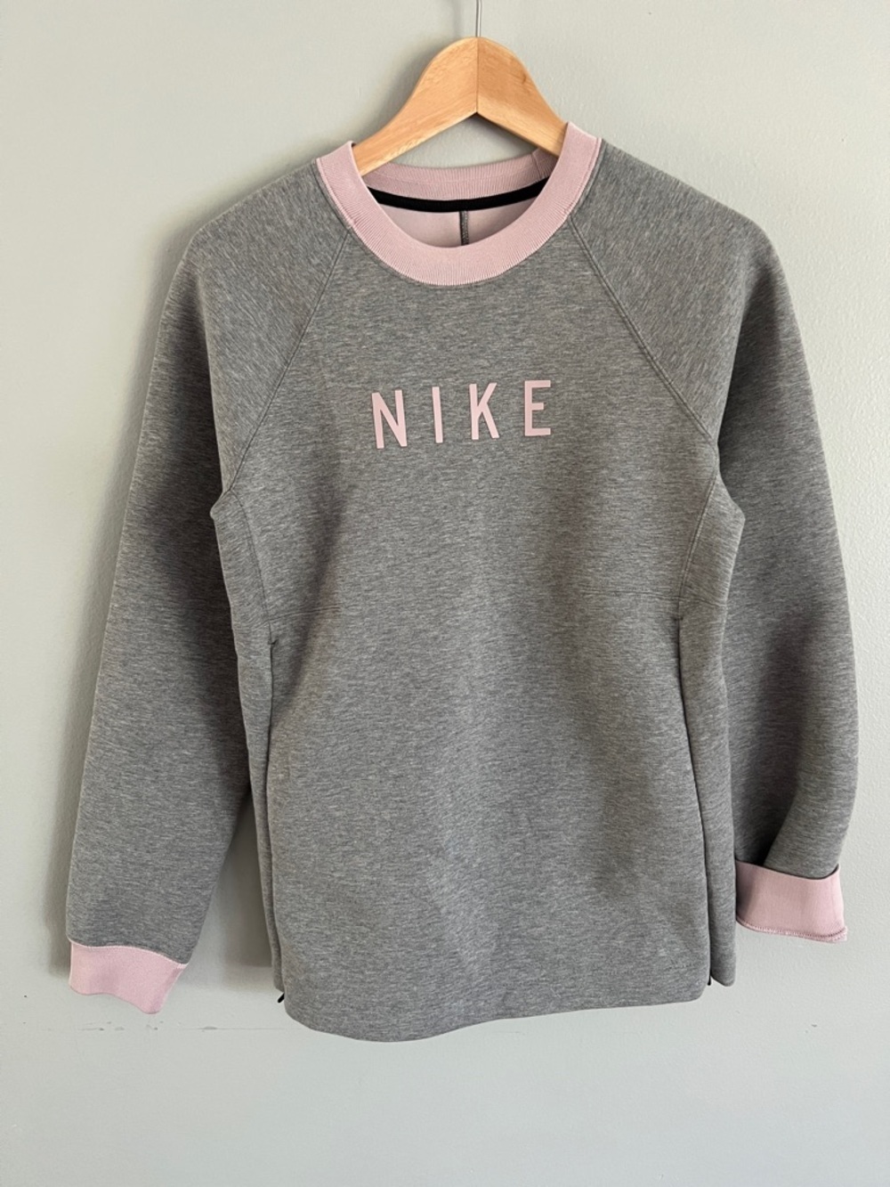 Women’s Grey Nike Spellout Sweater Size Small like new
